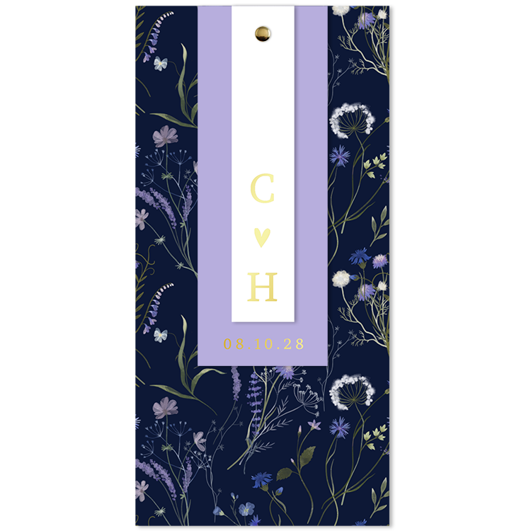 Donkerblauwe en lila trouwkaart met bloemen en labels